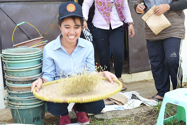 Lena receives hands-on experiences during her training to become a field facilitator.